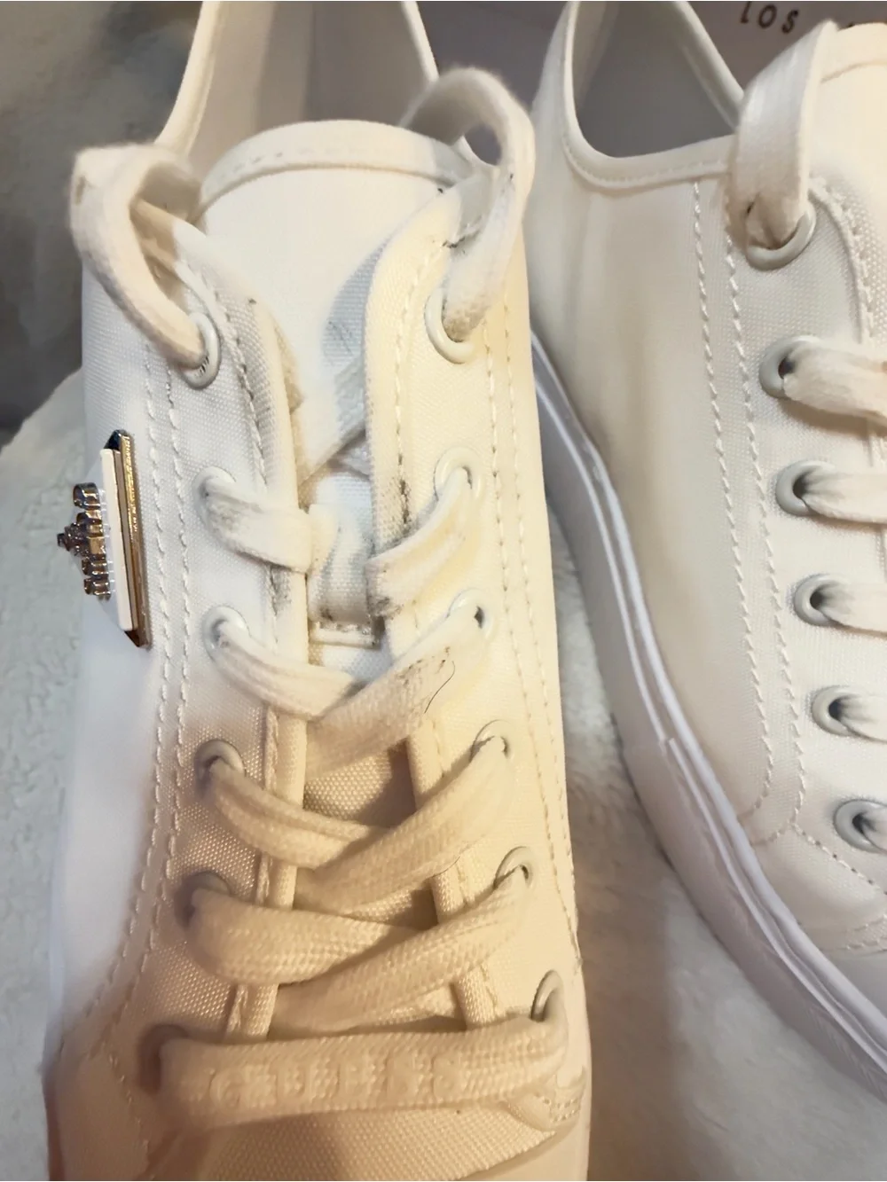 Guess Women's Joezi Sneaker, White 140, size 10
